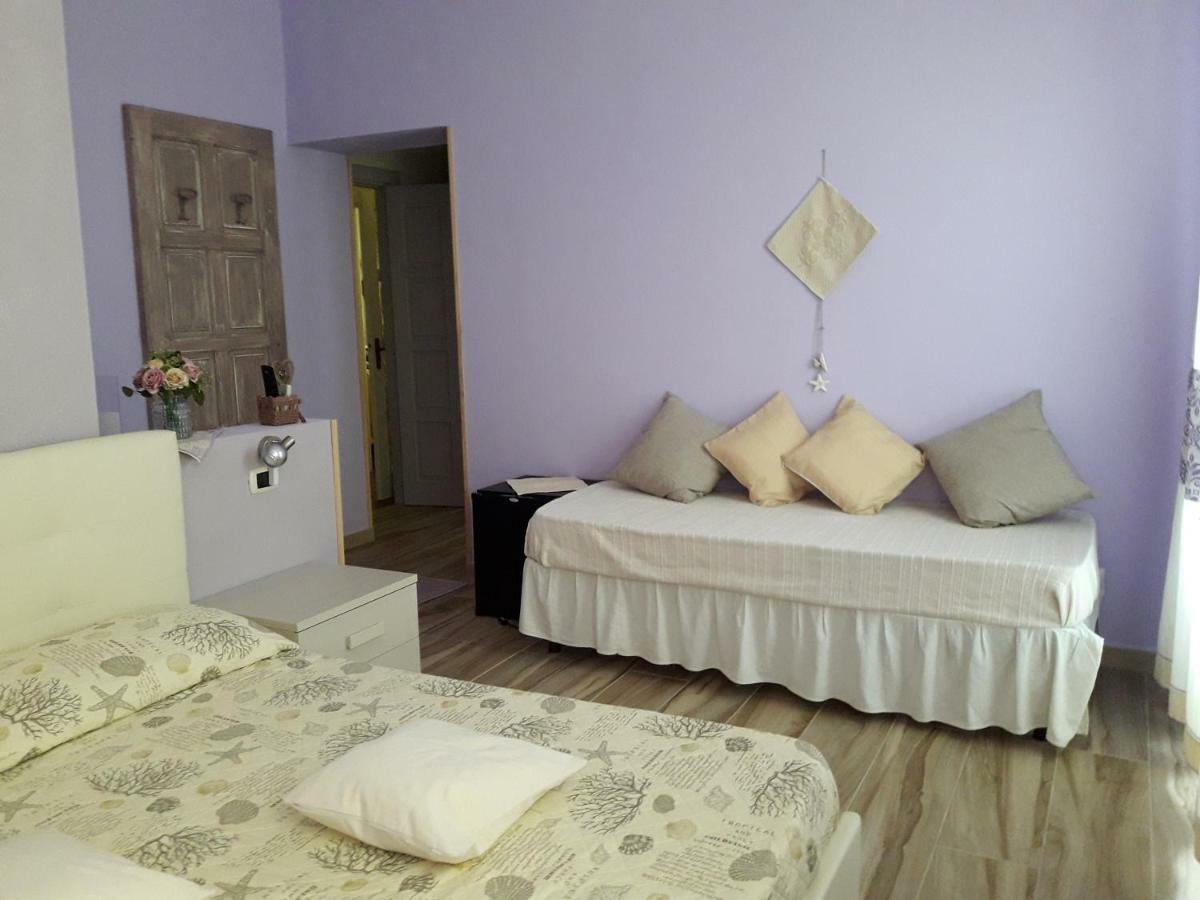 Bed and Breakfast Al Sole Di Pula Esterno foto