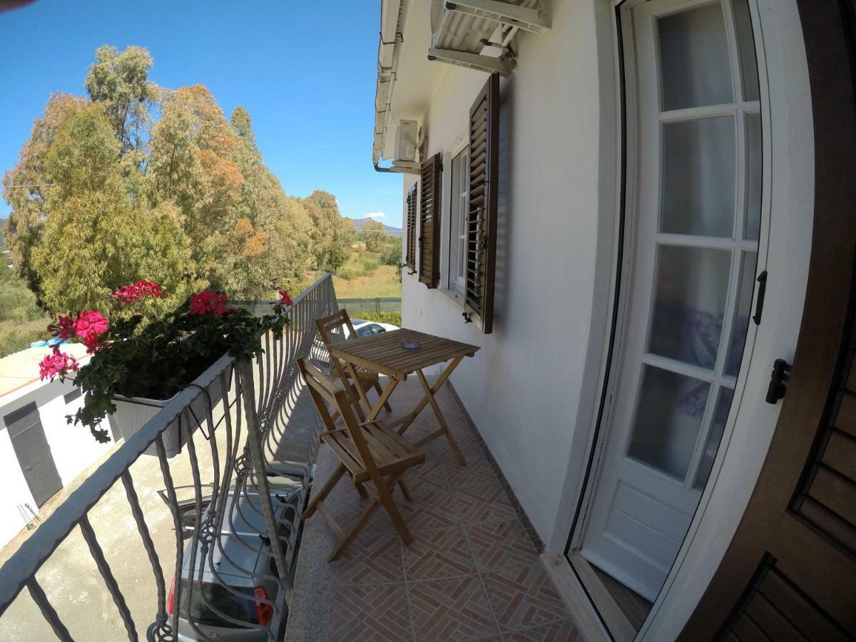 Bed and Breakfast Al Sole Di Pula Esterno foto