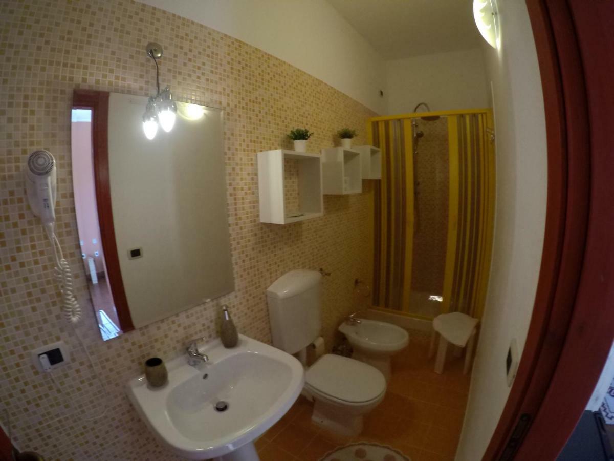 Bed and Breakfast Al Sole Di Pula Esterno foto
