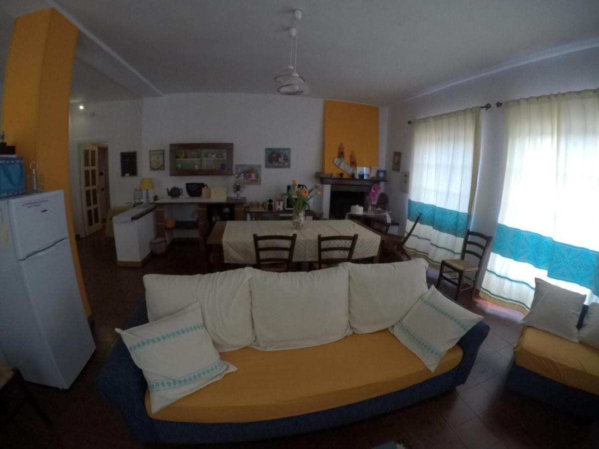 Bed and Breakfast Al Sole Di Pula Esterno foto