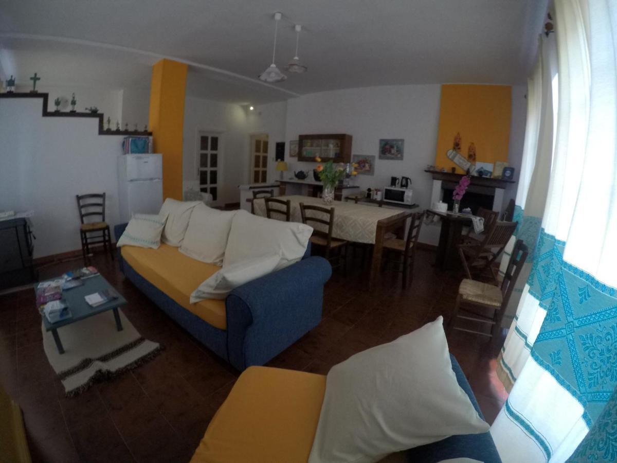 Bed and Breakfast Al Sole Di Pula Esterno foto