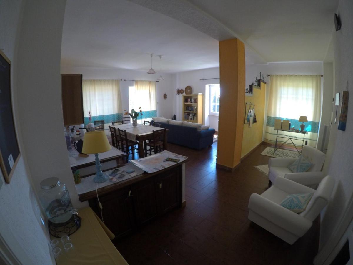 Bed and Breakfast Al Sole Di Pula Esterno foto